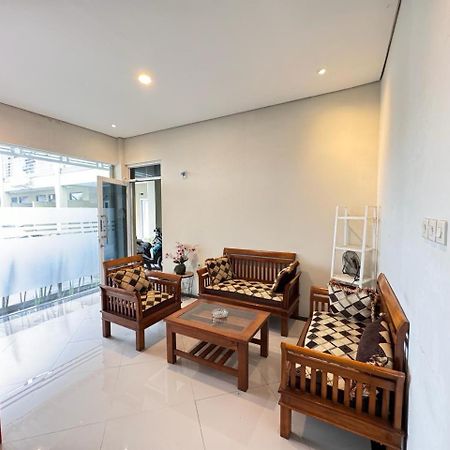 Fakhira Residence Hotel ชิอันจูร์ ภายนอก รูปภาพ