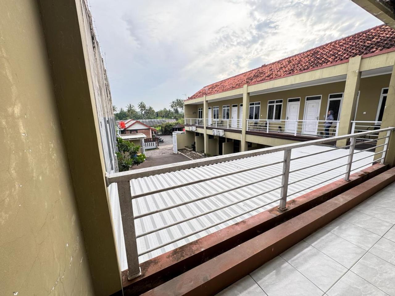 Fakhira Residence Hotel ชิอันจูร์ ภายนอก รูปภาพ